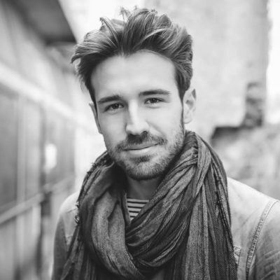 john-1024x684-400x400-1 john-1024x684-400x400-1